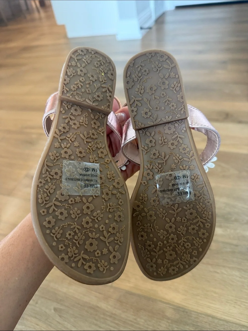Girls sandals size 1